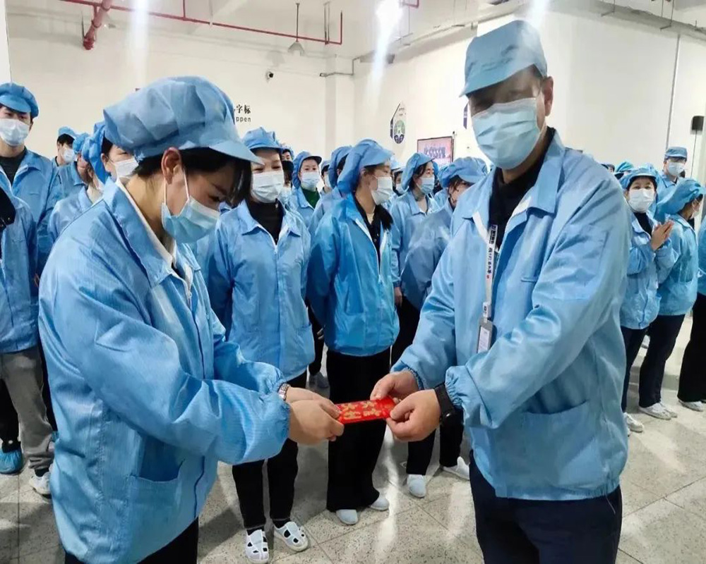 送溫暖 傳真情 | 精華股份走訪(fǎng)慰問(wèn)困難員工(圖2) 送溫暖 傳真情 | 精華股份走訪(fǎng)慰問(wèn)困難員工(圖2)