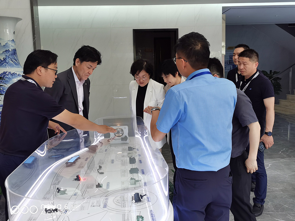 阿爾卑斯阿爾派集團及上海亞特聯(lián)科技有限公司蒞臨我司參觀(guān)交流(圖2)