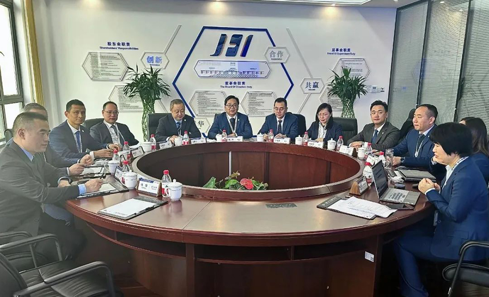 精華股份第四屆第三次董事會(huì )會(huì )議圓滿(mǎn)召開(kāi)(圖1) 精華股份第四屆第三次董事會(huì )會(huì )議圓滿(mǎn)召開(kāi)(圖1)