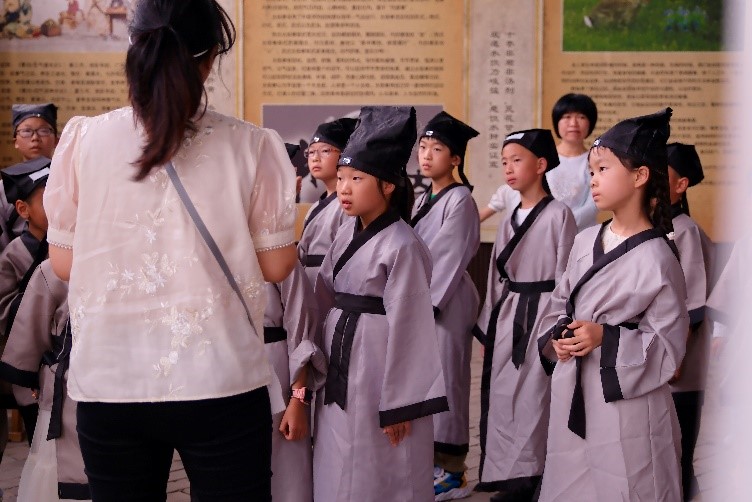 國學(xué)經(jīng)典 美好童行 | 公司舉行第七屆戶(hù)外家庭日暨端午活動(dòng)(圖2)