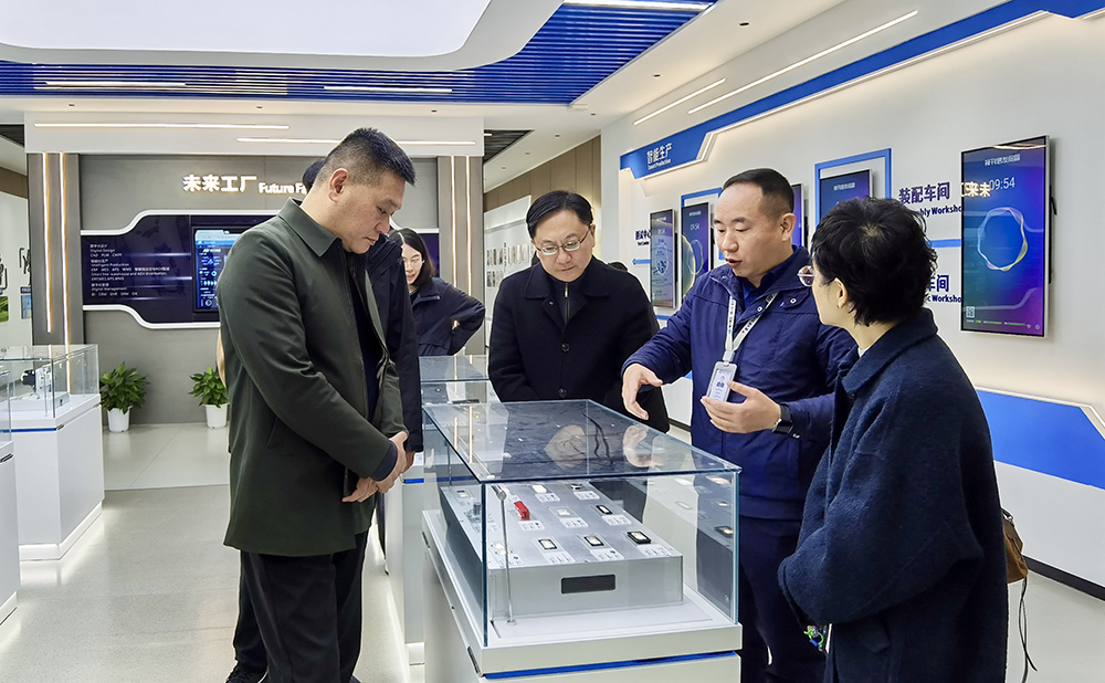 探產(chǎn)改精髓，謀發(fā)展新篇｜海寧市總工會(huì )考察團來(lái)精華股份參觀(guān)交流(圖2)